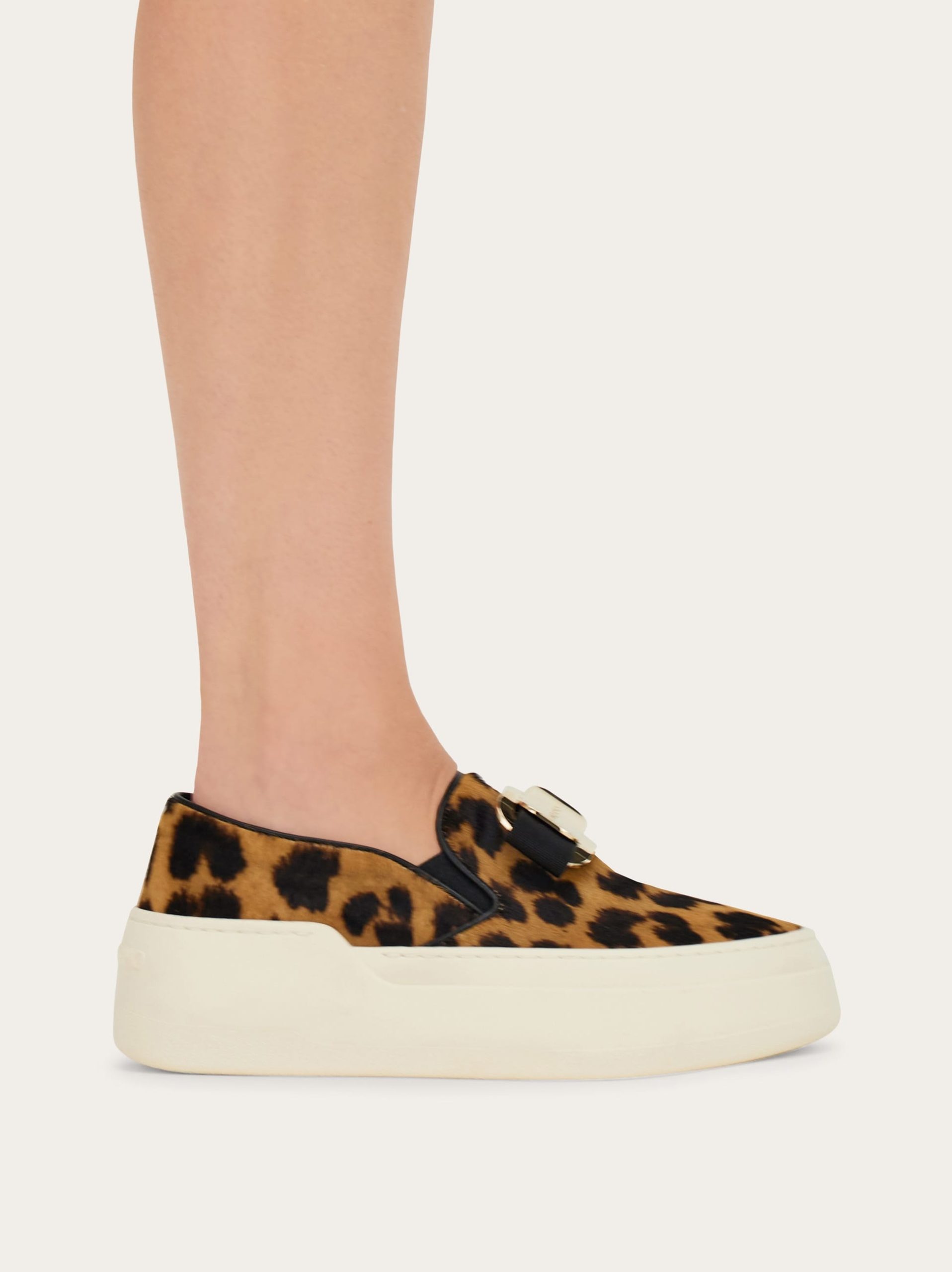 Ferragamo New Vara plate slip on - Image 6